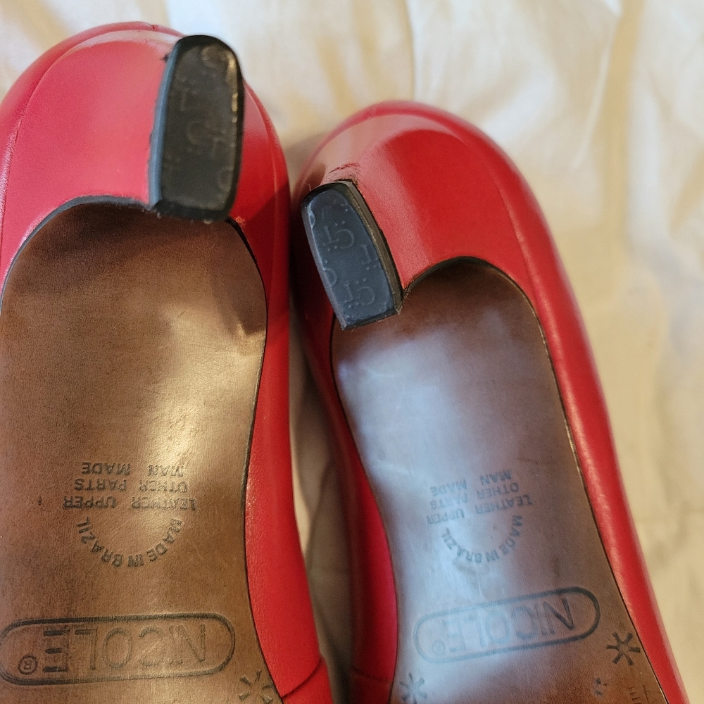 Nicole vintage Womens Red leather classic 2 inch heels Pumps Size 7M - Picture 12 of 16
